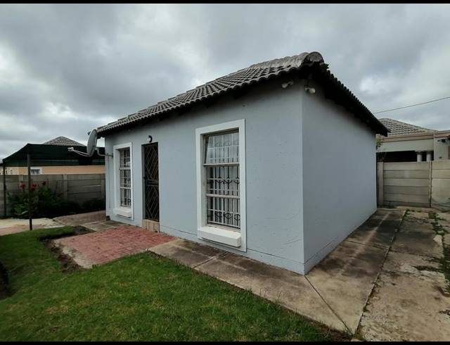 2 BEDROOM HOUSE FOR SALE IN ERMELO